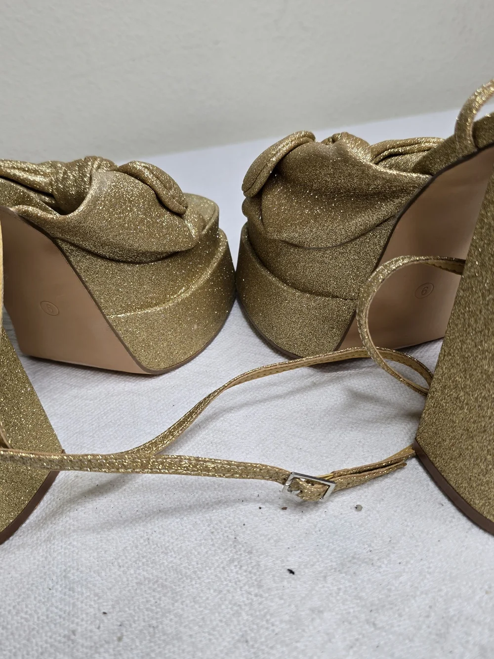 Lemonade Hot Sauce Gold Platform Bow Heels – Women's Size 9